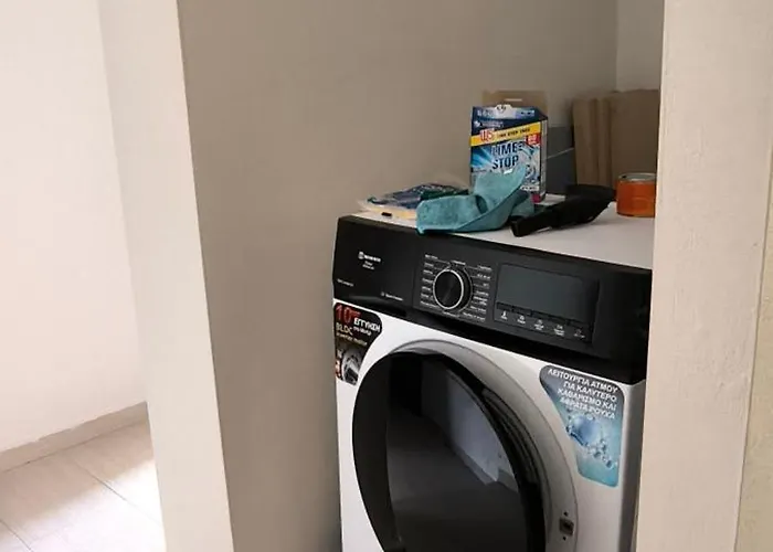 Peaceful With Pool And Parking - 2 Bedrooms ヘルソニソス