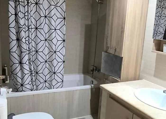 Peaceful With Pool And Parking - 2 Bedrooms *