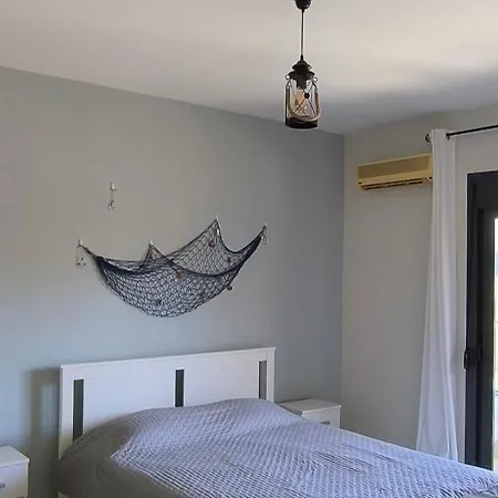 Апартаменты Peaceful With Pool And Parking - 2 Bedrooms Херсониссос