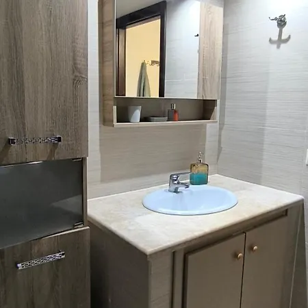 Peaceful With Pool And Parking - 2 Bedrooms Апартаменты